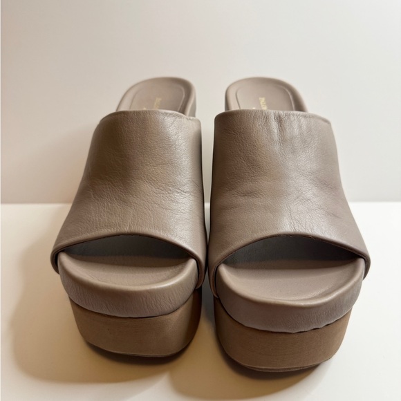 Paloma Barcelo Aliz Women's Tan Wedge Sandals. Size 37 - Picture 8 of 10